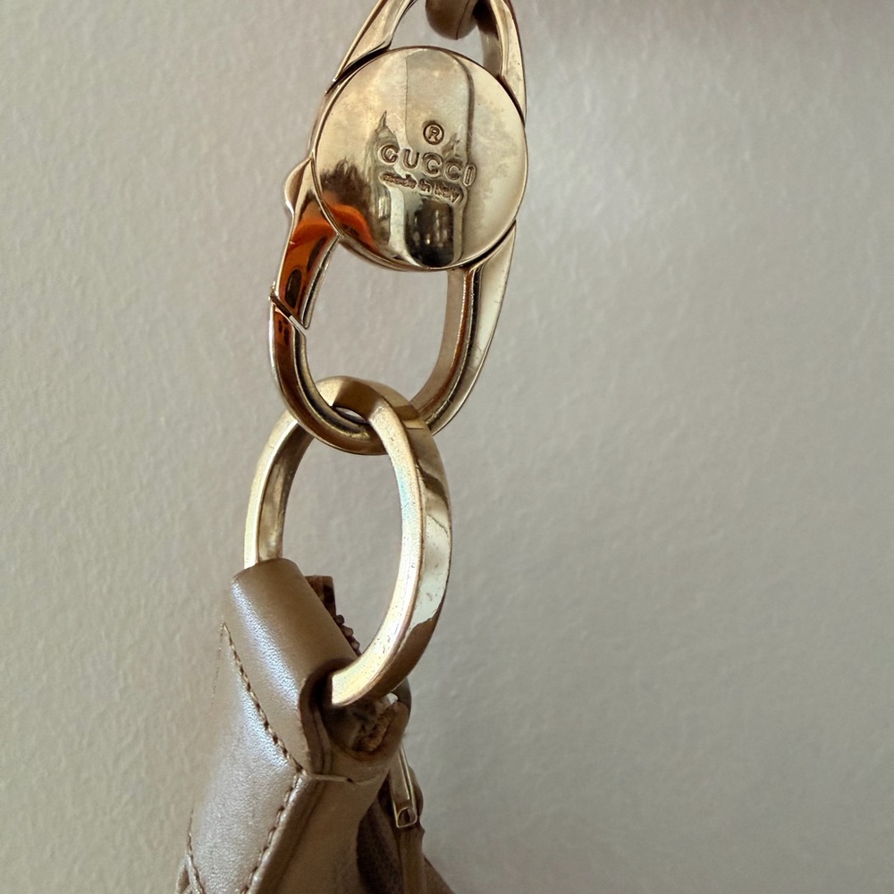 Gucci Tan Suede Shoulder Bag with Gold Hardware - Picture 5 of 16